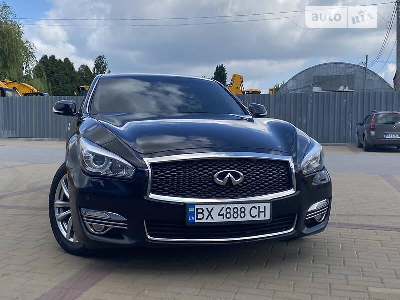 Infiniti Q70 2018