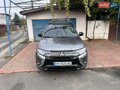 Mitsubishi Outlander 2020