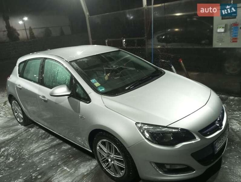 Opel Astra 2012