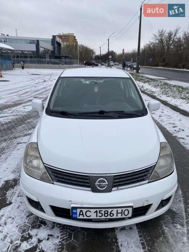 Nissan TIIDA 2008
