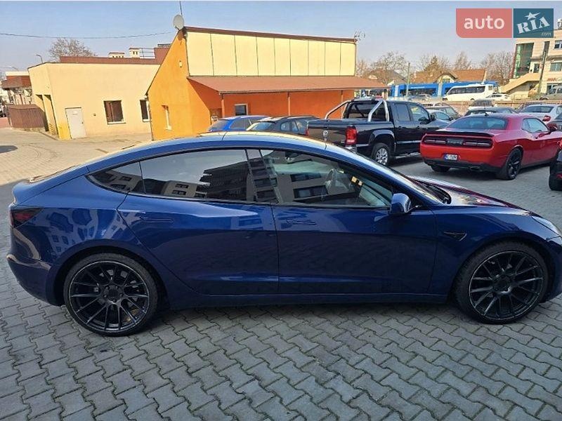 Tesla Model 3 2019