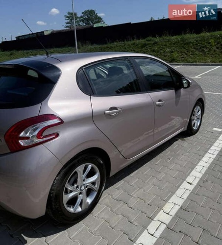 Peugeot 208 2013