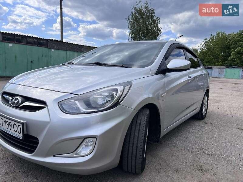 Hyundai Accent 2012