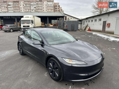 Tesla Model 3 2024