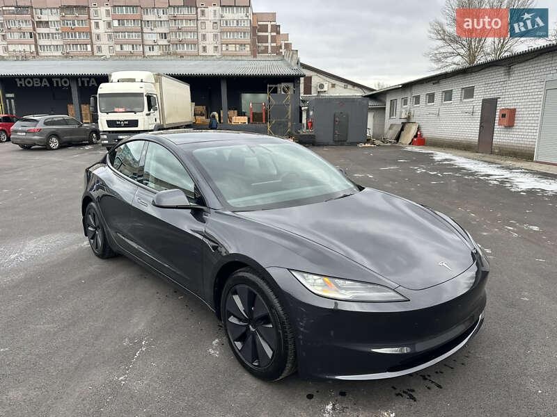 Tesla Model 3 2024