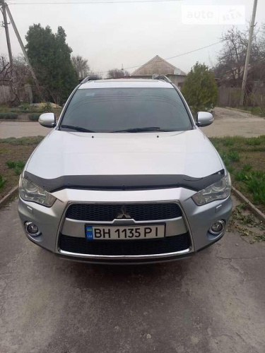 Mitsubishi Outlander 2012