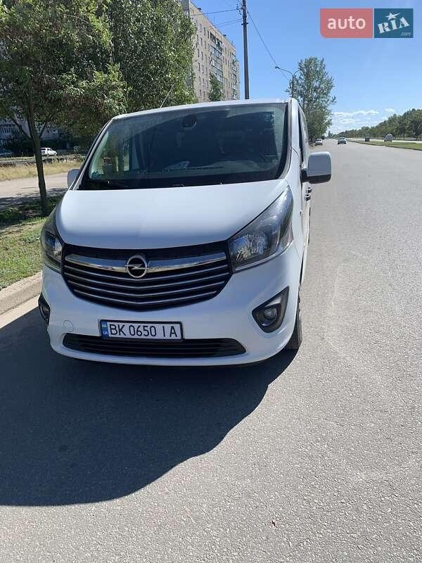 Opel Vivaro 2016