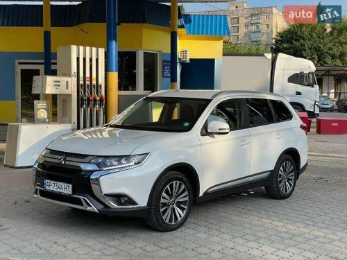 Mitsubishi Outlander 2020