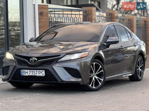 Toyota Camry 2019