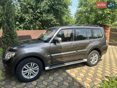 Mitsubishi Pajero Wagon 2013