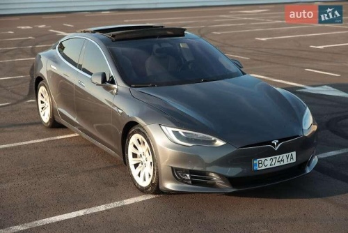 Tesla Model S 2017