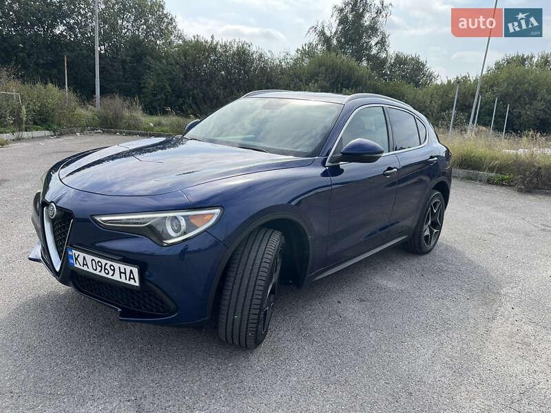 Alfa Romeo Stelvio 2017