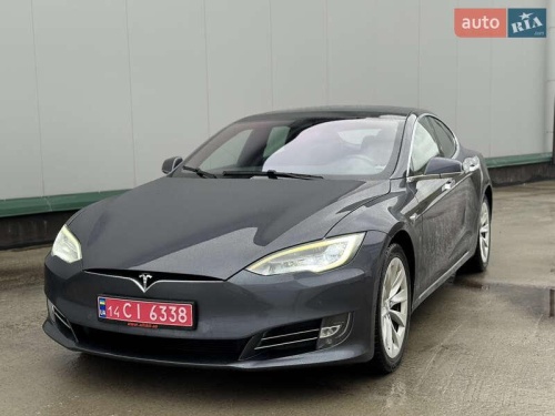 Tesla Model S 2018
