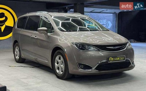 Chrysler Pacifica 2017