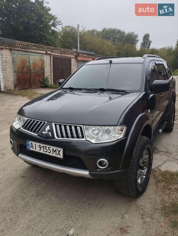 Mitsubishi Pajero Sport 2011