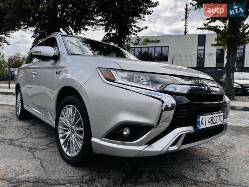 Mitsubishi Outlander 2022