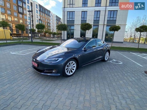 Tesla Model S 2017
