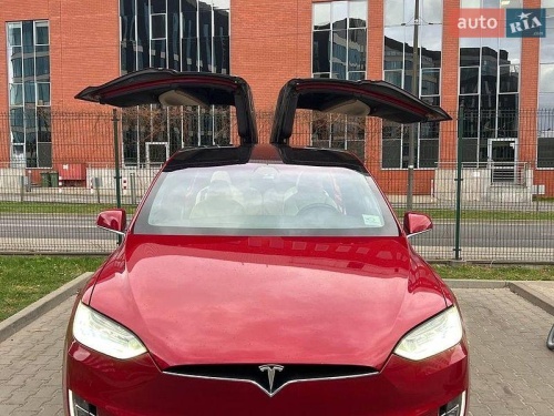 Tesla Model X 2019