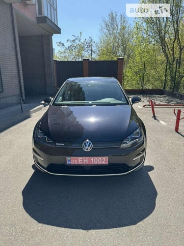 Volkswagen e-Golf 2015