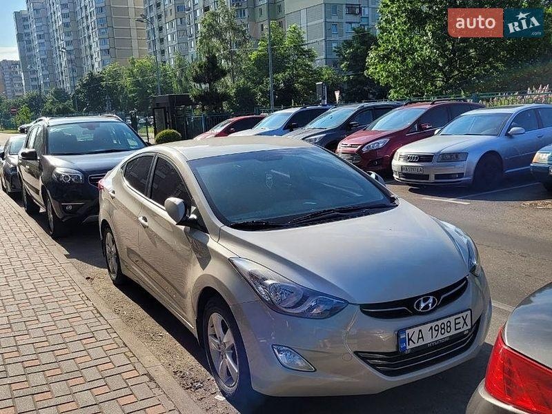 Hyundai Elantra 2012