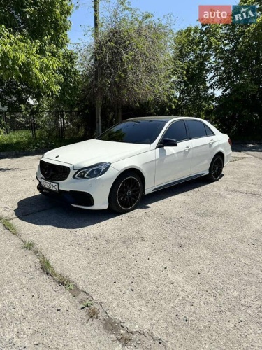 Mercedes-Benz E-Class 2011