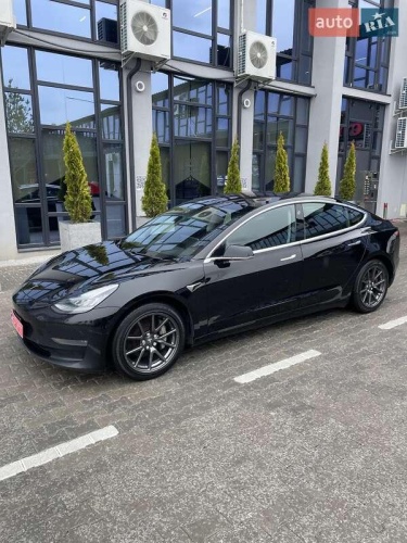 Tesla Model 3 2019