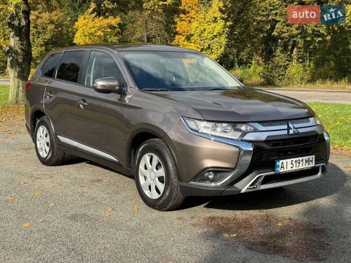 Mitsubishi Outlander 2020