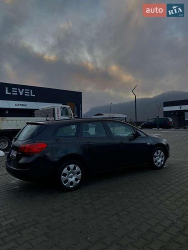 Opel Astra 2012