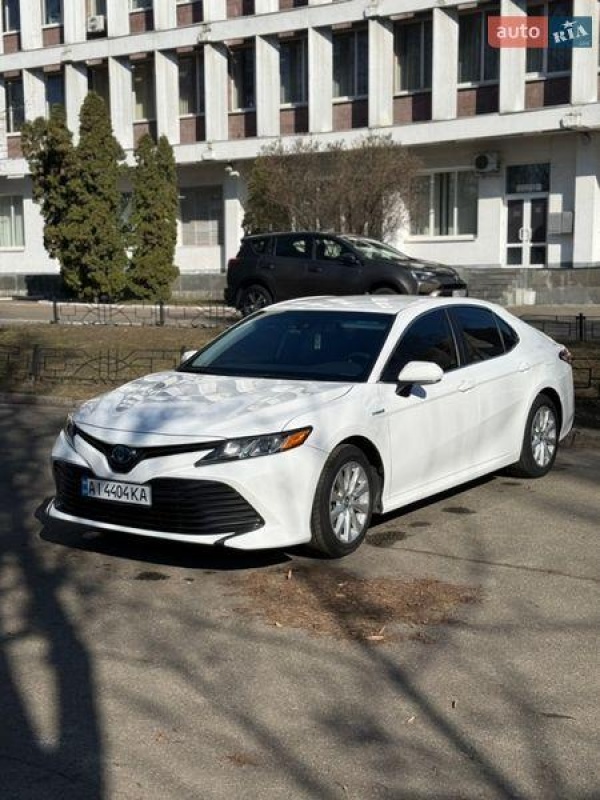 Toyota Camry 2019