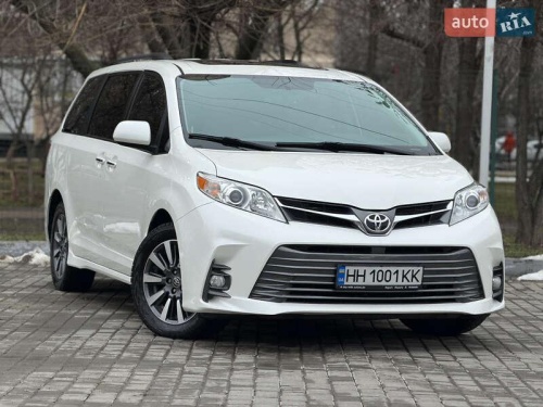 Toyota Sienna 2020