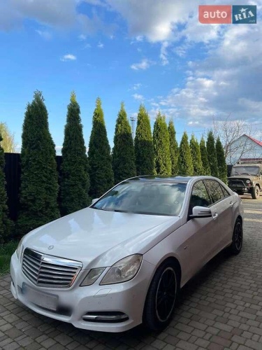 Mercedes-Benz E-Class 2011