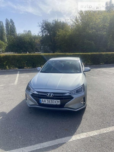 Hyundai Elantra 2019