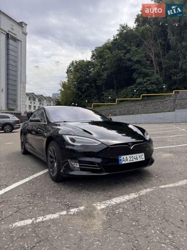 Tesla Model S 2020