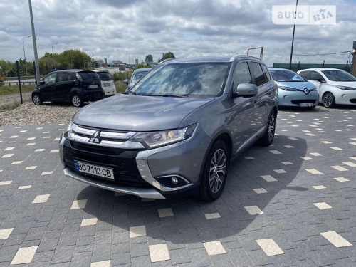 Mitsubishi Outlander 2016