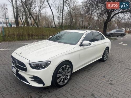 Mercedes-Benz E-Class 2022