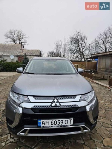 Mitsubishi Outlander 2021