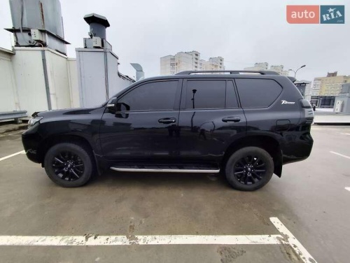 Toyota Land Cruiser Prado 2021