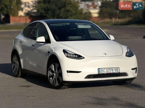 Tesla Model Y 2021