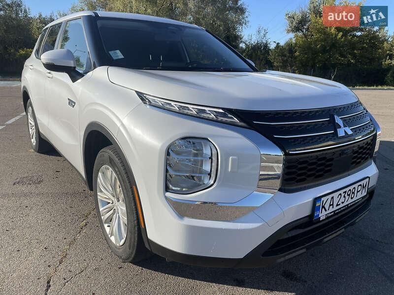 Mitsubishi Outlander 2023