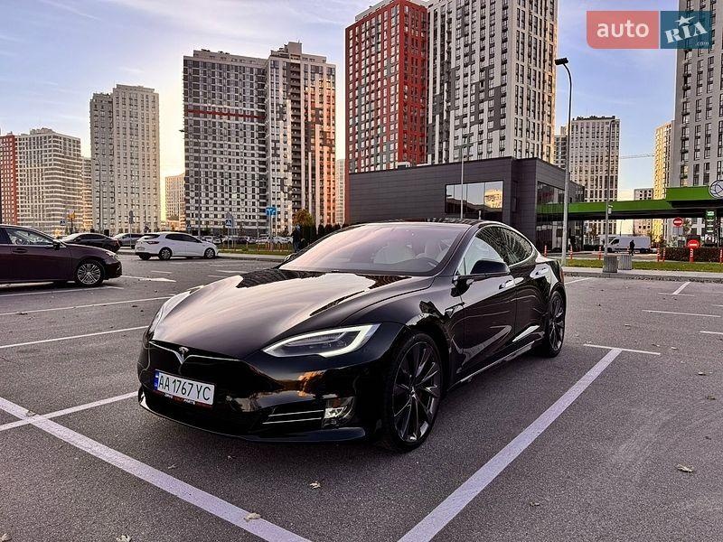 Tesla Model S 2020