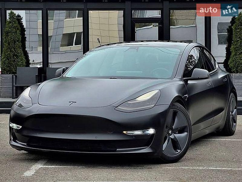 Tesla Model 3 2020