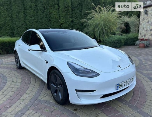 Tesla Model 3 2021