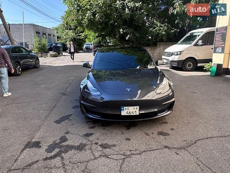 Tesla Model 3 2022