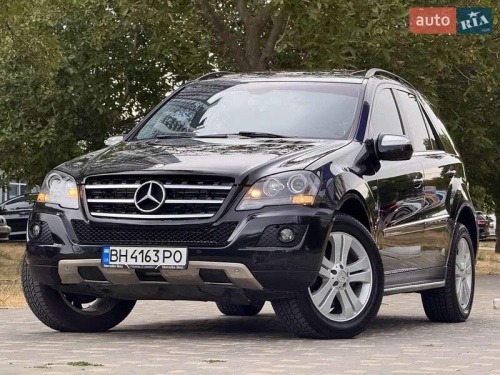 Mercedes-Benz M-Class 2010