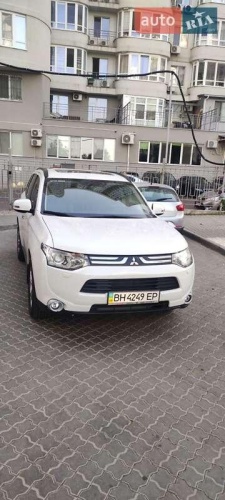 Mitsubishi Outlander 2013