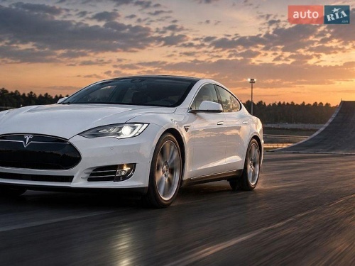 Tesla Model S 2015