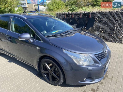Toyota Avensis 2010