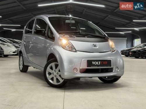 Peugeot iOn 2011