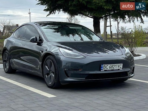 Tesla Model 3 2022