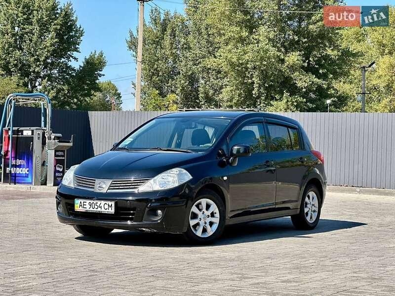 Nissan TIIDA 2008